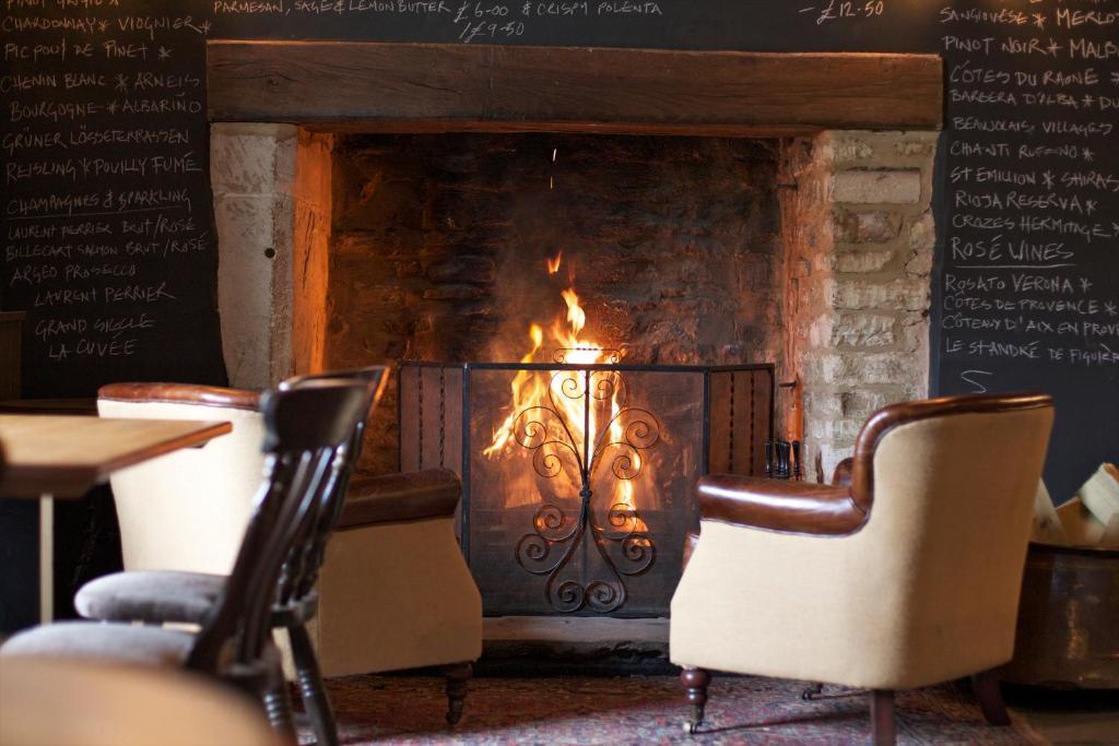 The Kings Arms Ξενοδοχείο Didmarton Εξωτερικό φωτογραφία